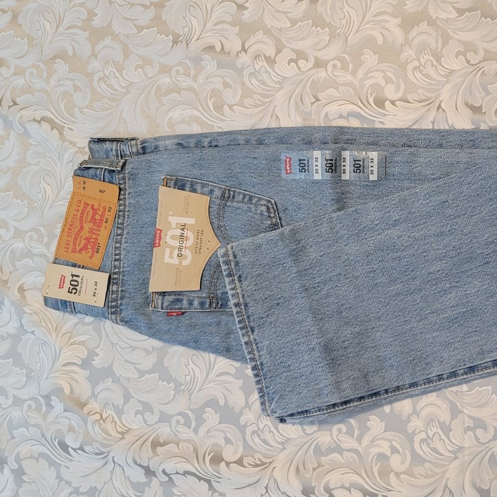 LEVIS MEN 501 ORIGINAL FIT JEANS BLUE 30X32